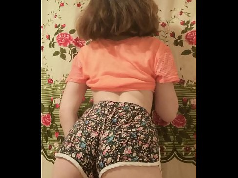 ❤️ Sexy mladá kočka svléká šortky před kamerou. ☑ Jen porno u cs.pornpk.ru